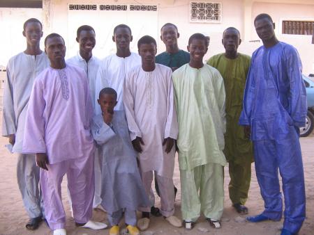 c moi et mes amis de gauche a droite en haut papis, moi,mbaye,ousmane,ibrahima,khadim.devat ibou,lepetit   amet,sica syet sica diakhat�.